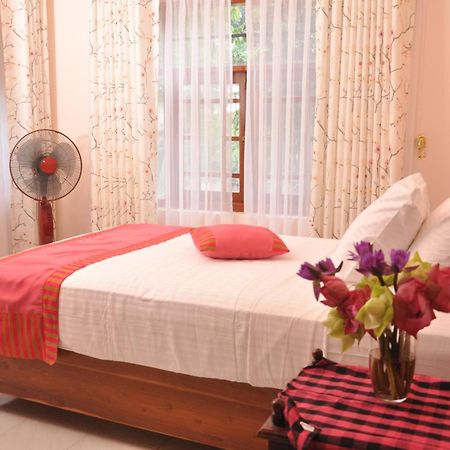 Sobaya Hotel Kandy Zewnętrze zdjęcie